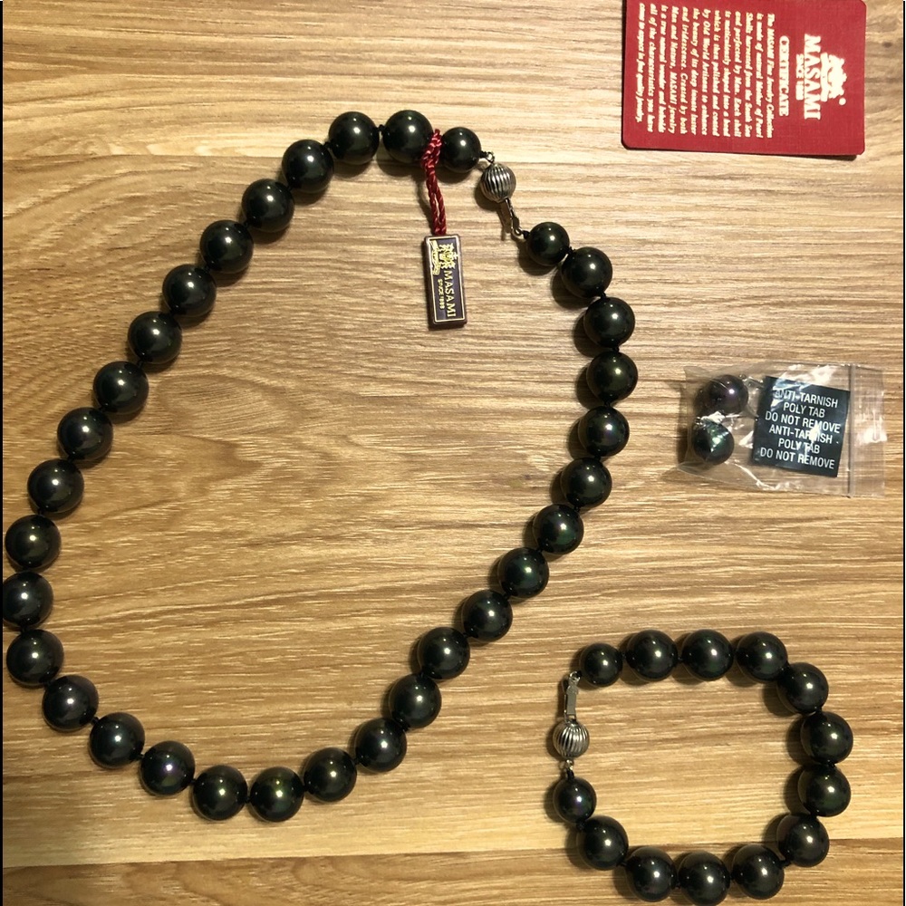 Masami Pearl Necklace Set